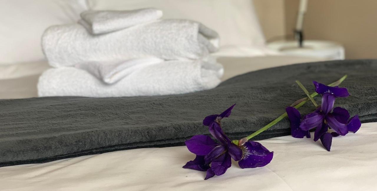 Sunny Side Getaway With Parking And Aircon Villa Auckland Exteriör bild