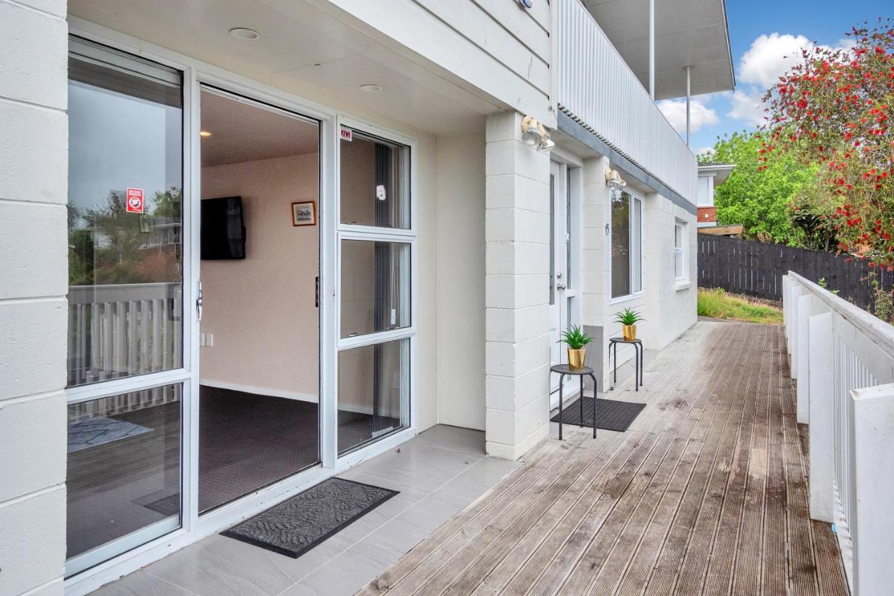 Sunny Side Getaway With Parking And Aircon Villa Auckland Exteriör bild